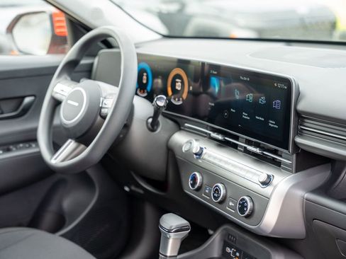 New 2026 Hyundai Kona SE image 11