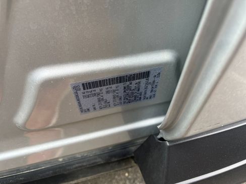 Used 2025 Nissan Rogue SV FWD image 31