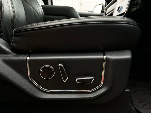 Used 2023 Ford Expedition Max Platinum RWD image 32