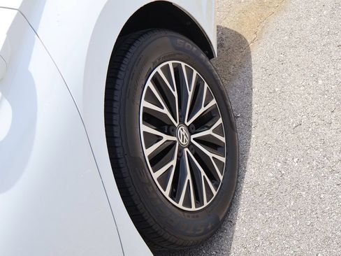 Used 2019 Volkswagen Jetta SE FWD image 35