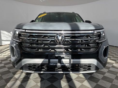 Used 2025 Volkswagen Atlas Peak Edition SE image 2