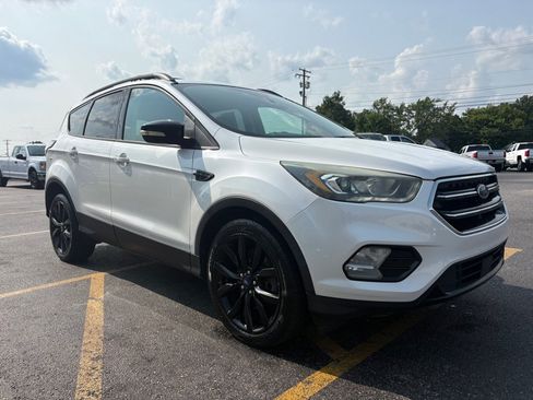 Used 2017 Ford Escape Titanium FWD image 4
