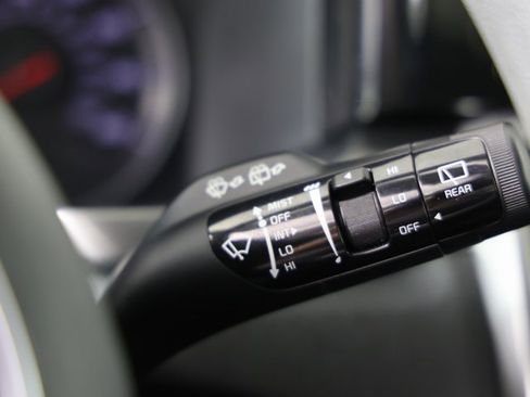 Used 2023 Kia Sorento LX image 21