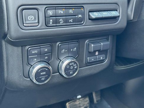 Used 2024 GMC Yukon Denali Ultimate image 23