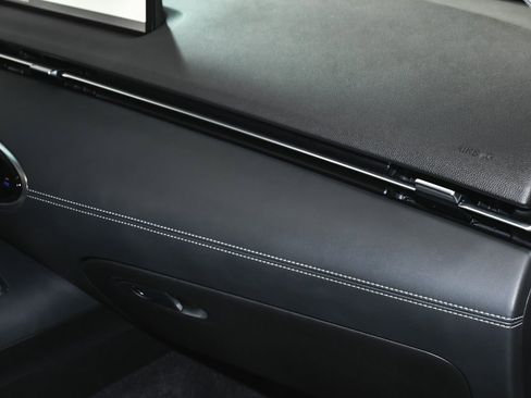 Used 2025 Genesis GV70 2.5T w/ Select Package image 58