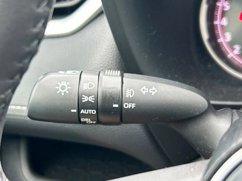 Used 2023 Toyota RAV4 XLE Premium AWD/4WD image 27
