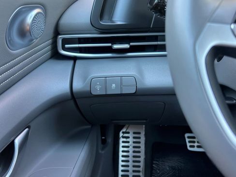 Used 2025 Hyundai Elantra Sport w/ Cargo Package FWD image 29