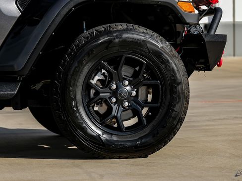 Used 2024 Jeep Gladiator Sport image 80