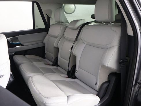 Used 2025 Ford Expedition Max Platinum image 36