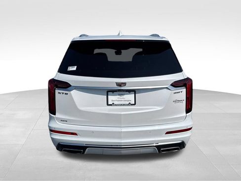 Used 2024 Cadillac XT6 Luxury w/ LPO, Floor Liner Package AWD/4WD image 4