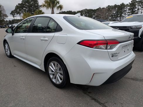 Used 2023 Toyota Corolla LE image 6