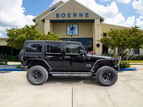 Used 2018 Jeep Wrangler Unlimited Sport S image 4
