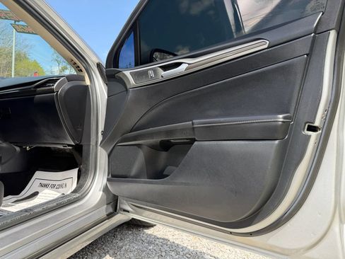Used 2020 Ford Fusion SEL FWD image 26