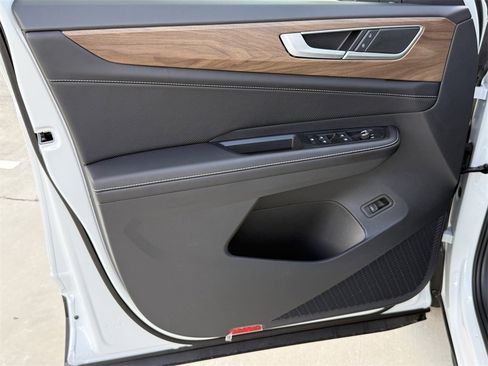 New 2026 Volkswagen Atlas SE image 10