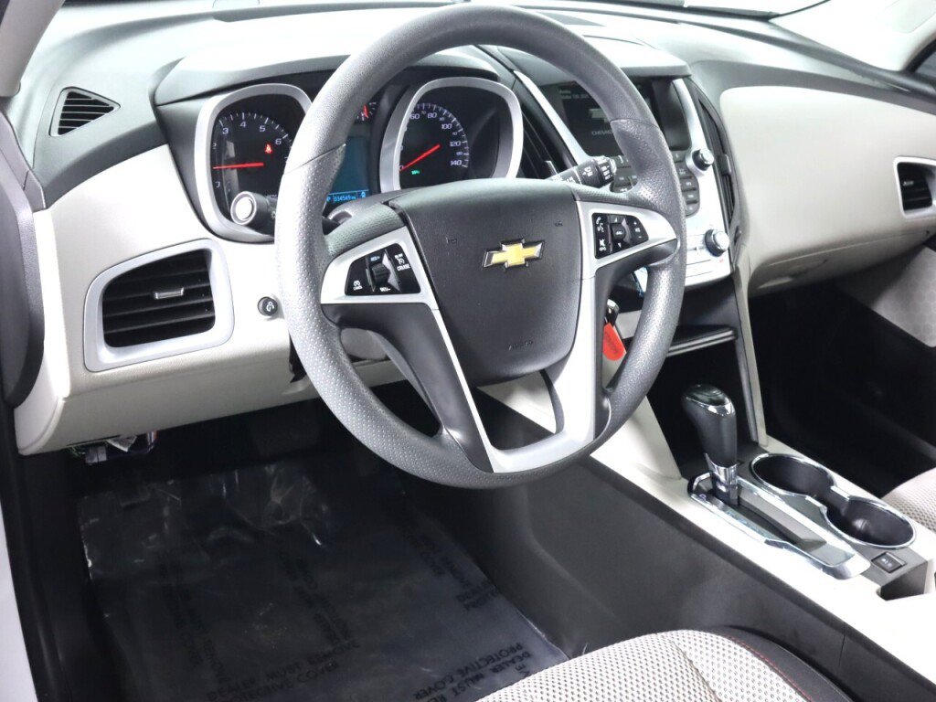 Used 2017 Chevrolet Equinox LT FWD image 9