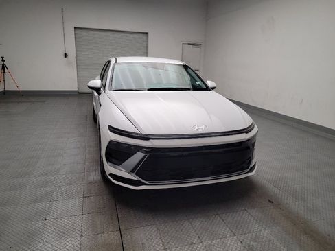 Used 2025 Hyundai Sonata SE FWD image 14