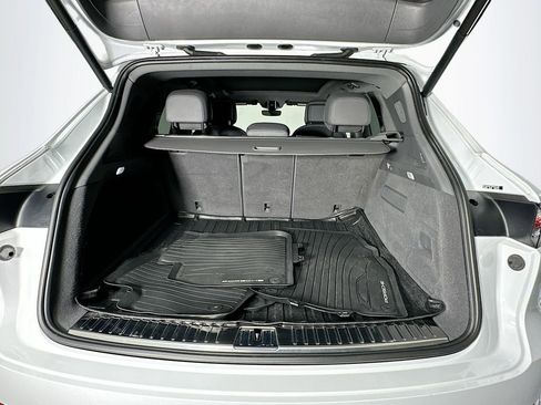 Certified 2022 Porsche Cayenne AWD/4WD image 28