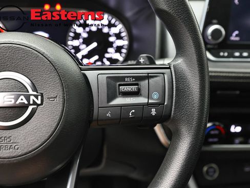 Used 2023 Nissan Rogue SV AWD/4WD image 16