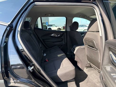 Used 2024 GMC Terrain SLE AWD/4WD image 18