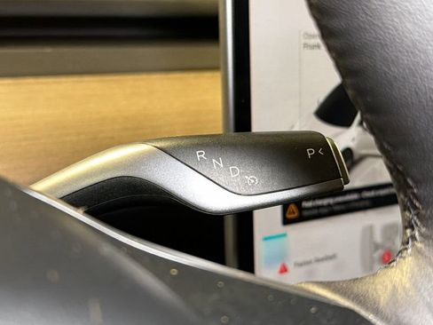 Used 2023 Tesla Model 3 Standard Range image 31