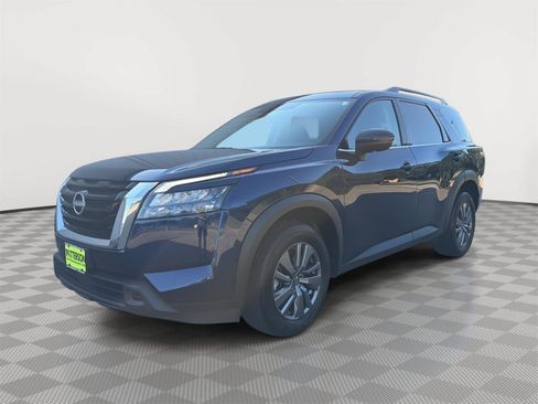 Used 2025 Nissan Pathfinder SV AWD/4WD image 4