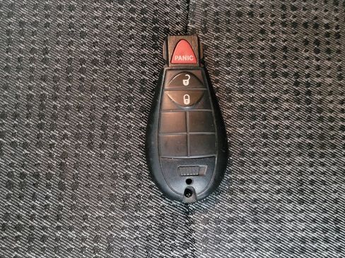 Used 2018 RAM 2500 SLT w/ Luxury Group image 32