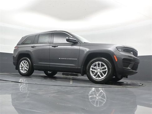 New 2025 Jeep Grand Cherokee Laredo X w/ Luxury Tech Group I image 36