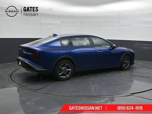Used 2025 Kia K4 FWD image 2