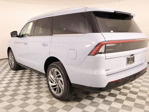 New 2025 Lincoln Navigator Reserve image 24
