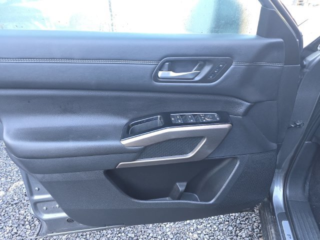 Used 2025 Nissan Pathfinder Platinum FWD image 21