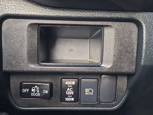 Used 2019 Toyota Tacoma TRD Off-Road w/ Technology Package AWD/4WD image 16