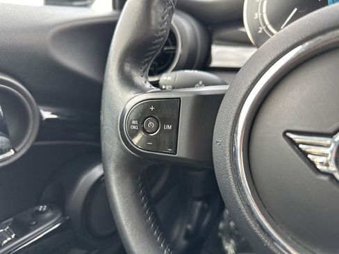 Used 2023 MINI Cooper 2-Door Hardtop image 24