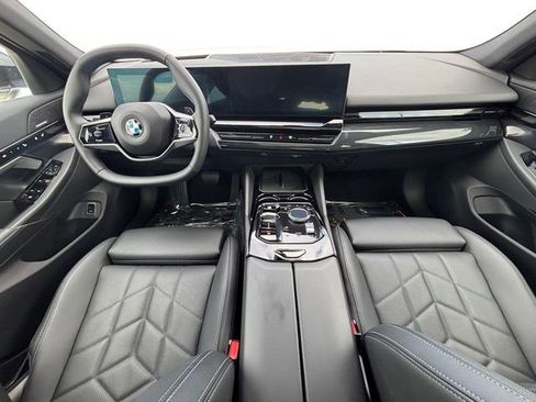 Used 2026 BMW 530i xDrive AWD/4WD image 13