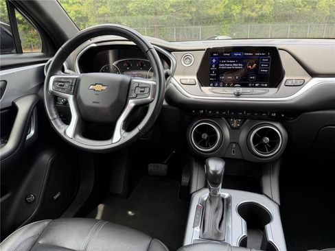 Used 2021 Chevrolet Blazer LT w/ Sound & Technology Package FWD image 10