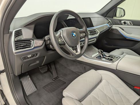 Certified 2023 BMW X5 xDrive45e w/ Luxury Seating Package image 4