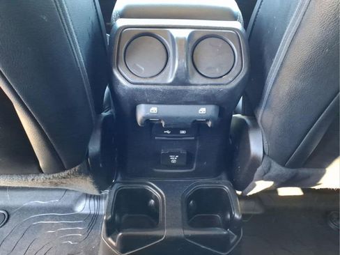 Used 2020 Jeep Gladiator Overland w/ Popular Equipment Package AWD/4WD image 19