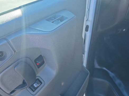 Used 2016 Chevrolet Express 2500 image 21