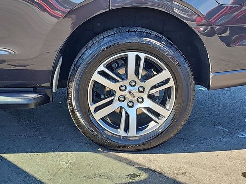 Used 2024 Ford Expedition Limited image 38