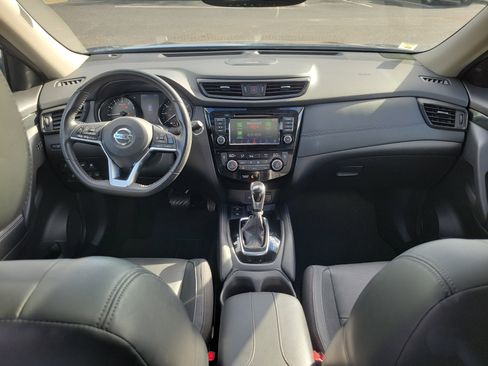 Used 2018 Nissan Rogue SL w/ Premium Package image 13