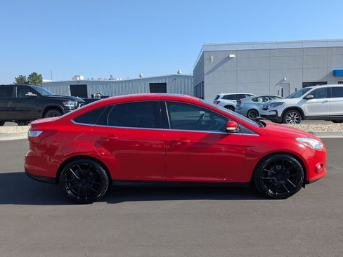 Used 2012 Ford Focus SEL FWD image 2