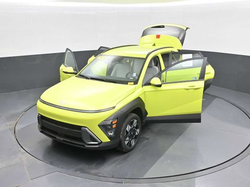 Used 2024 Hyundai Kona SEL w/ Convenience Package image 38