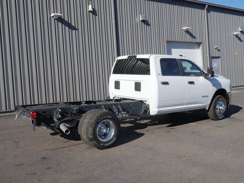 Used 2024 RAM 3500 SLT w/ Quick Order Package 2YG SLT image 9