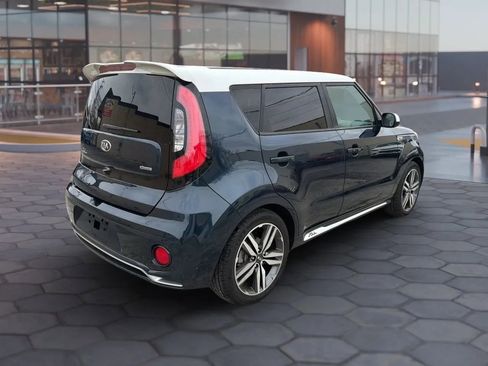 Used 2018 Kia Soul + FWD image 10