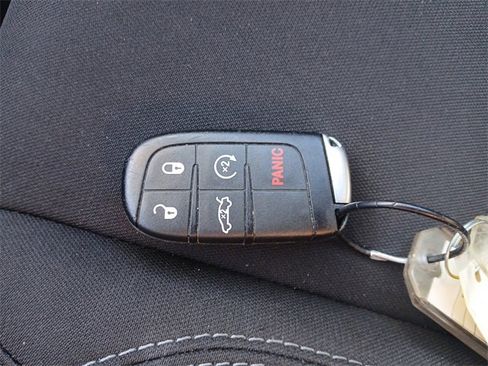 Used 2023 Dodge Charger SXT image 43