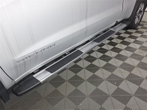 Used 2022 GMC Sierra 1500 SLT w/ SLT Premium Plus Package image 9