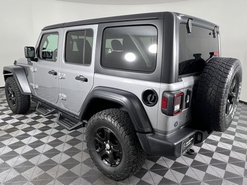 Used 2018 Jeep Wrangler Unlimited Sport S image 10