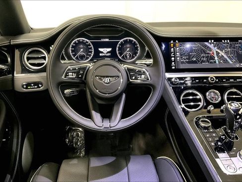 Used 2024 Bentley Continental GT image 9