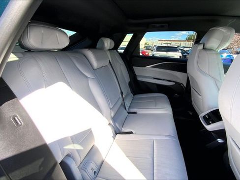 Used 2024 Cadillac Lyriq Luxury AWD/4WD image 27