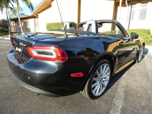 Used 2017 FIAT 124 Spider Lusso image 8
