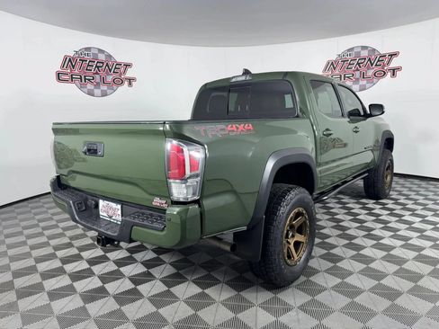 Used 2022 Toyota Tacoma TRD Off-Road w/ TRD Premium Off Road Package AWD/4WD image 7